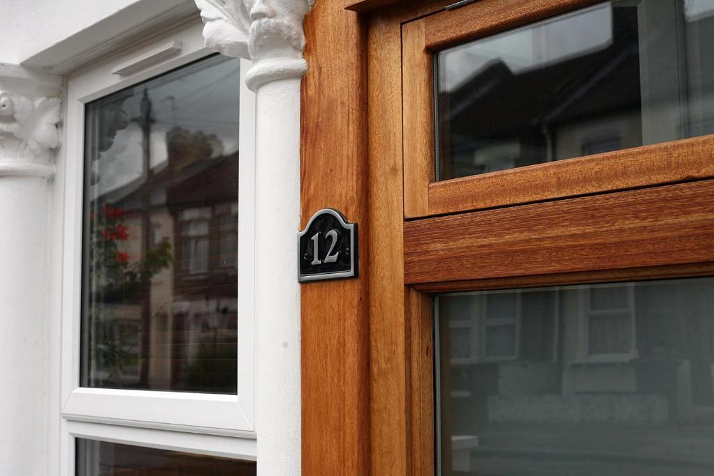 London Malvern Road Rooms To Let Exterior foto